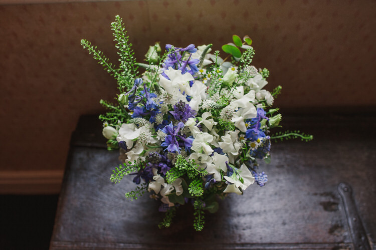 Pretty Blue Country Barn Spring Wedding http://karenflowerphotography.com/