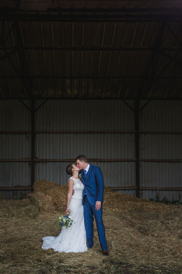 Pretty Blue Country Barn Spring Wedding http://karenflowerphotography.com/