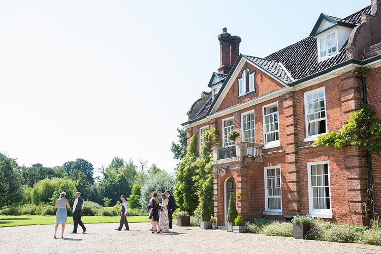 Pastel Country Garden Wedding http://www.katherineashdown.co.uk/