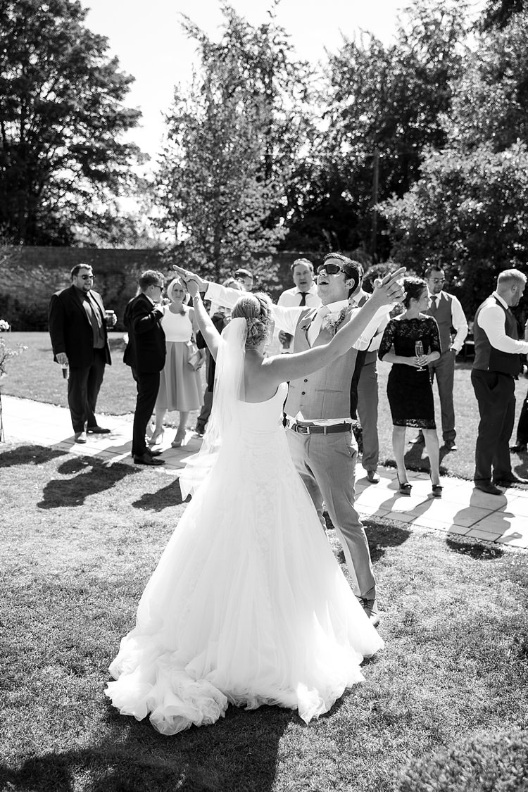 Pastel Country Garden Wedding http://www.katherineashdown.co.uk/ 