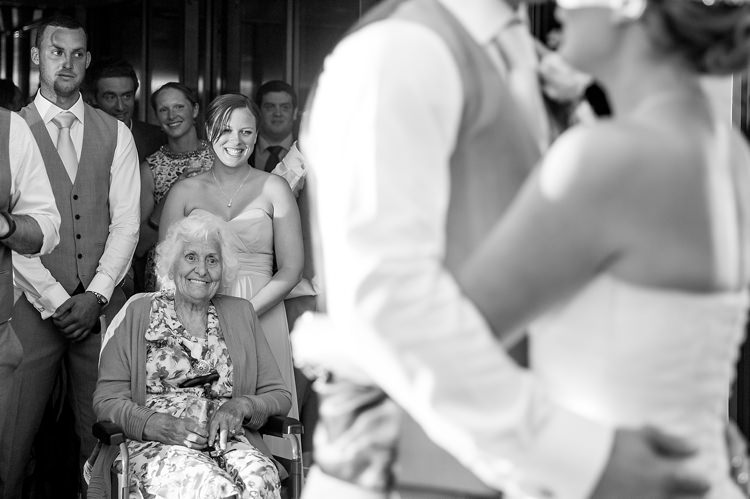 Pastel Country Garden Wedding http://www.katherineashdown.co.uk/
