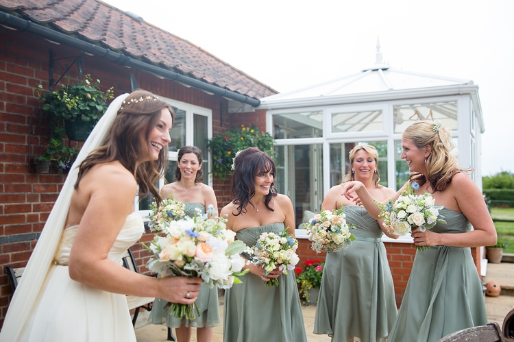 Natural Soft Stylish Luxe Wedding http://www.katherineashdown.co.uk/