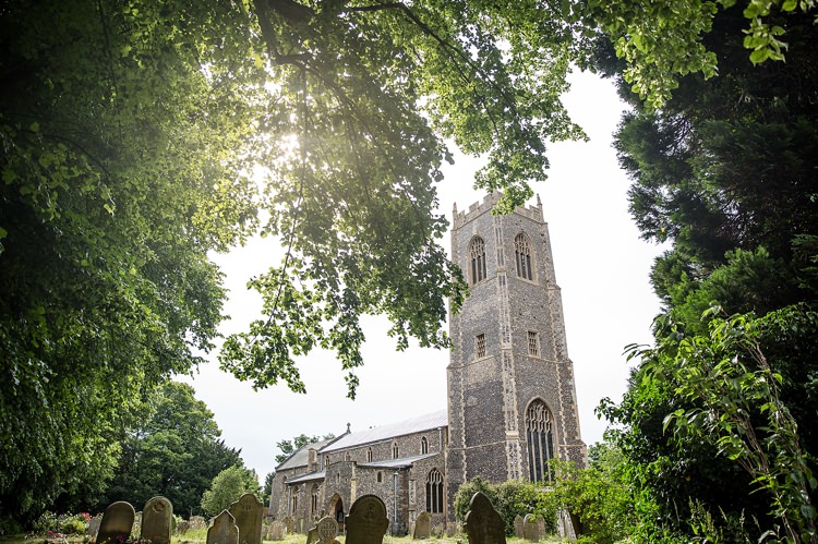 Natural Soft Stylish Luxe Wedding http://www.katherineashdown.co.uk/