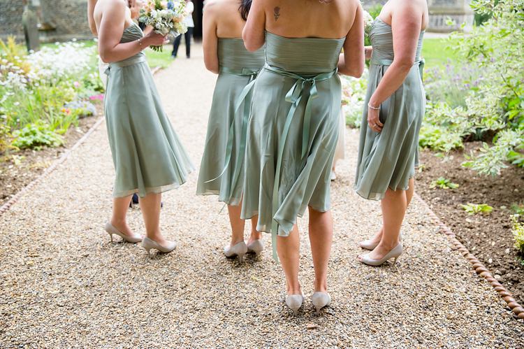 Natural Soft Stylish Luxe Wedding http://www.katherineashdown.co.uk/