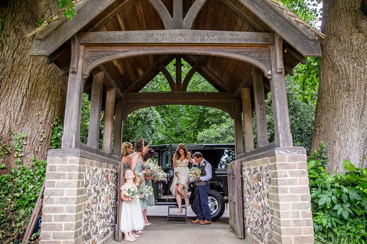 Natural Soft Stylish Luxe Wedding http://www.katherineashdown.co.uk/