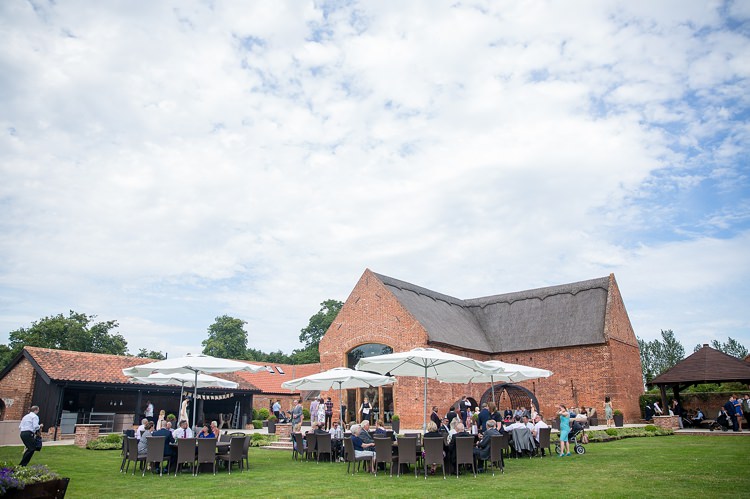 Natural Soft Stylish Luxe Wedding http://www.katherineashdown.co.uk/