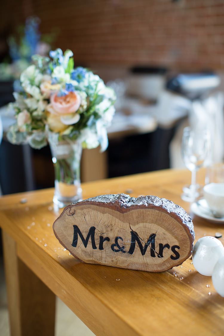 Mr Mrs Log Sign Natural Soft Stylish Luxe Wedding http://www.katherineashdown.co.uk/