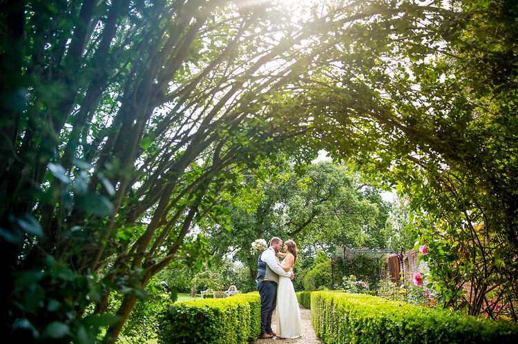 Natural Soft Stylish Luxe Wedding http://www.katherineashdown.co.uk/