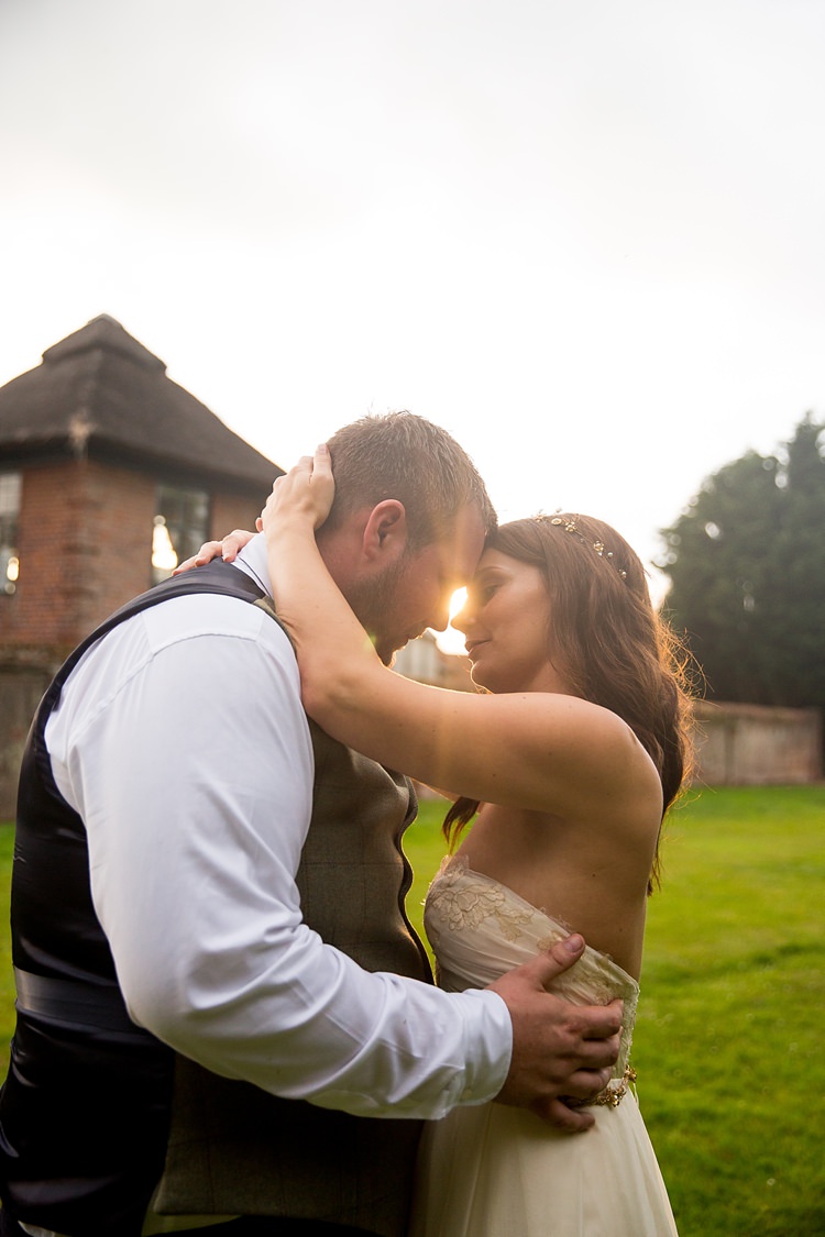 Natural Soft Stylish Luxe Wedding http://www.katherineashdown.co.uk/