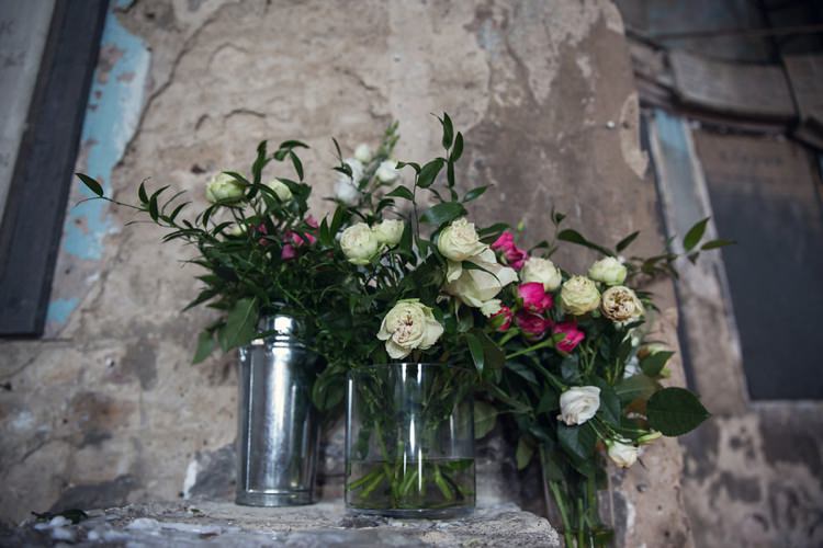 Bright Fun Pink Peonies Wedding http://assassynation.co.uk/