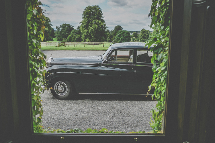 Chilled Stylish Countryside Wedding http://mementophotography.ie/
