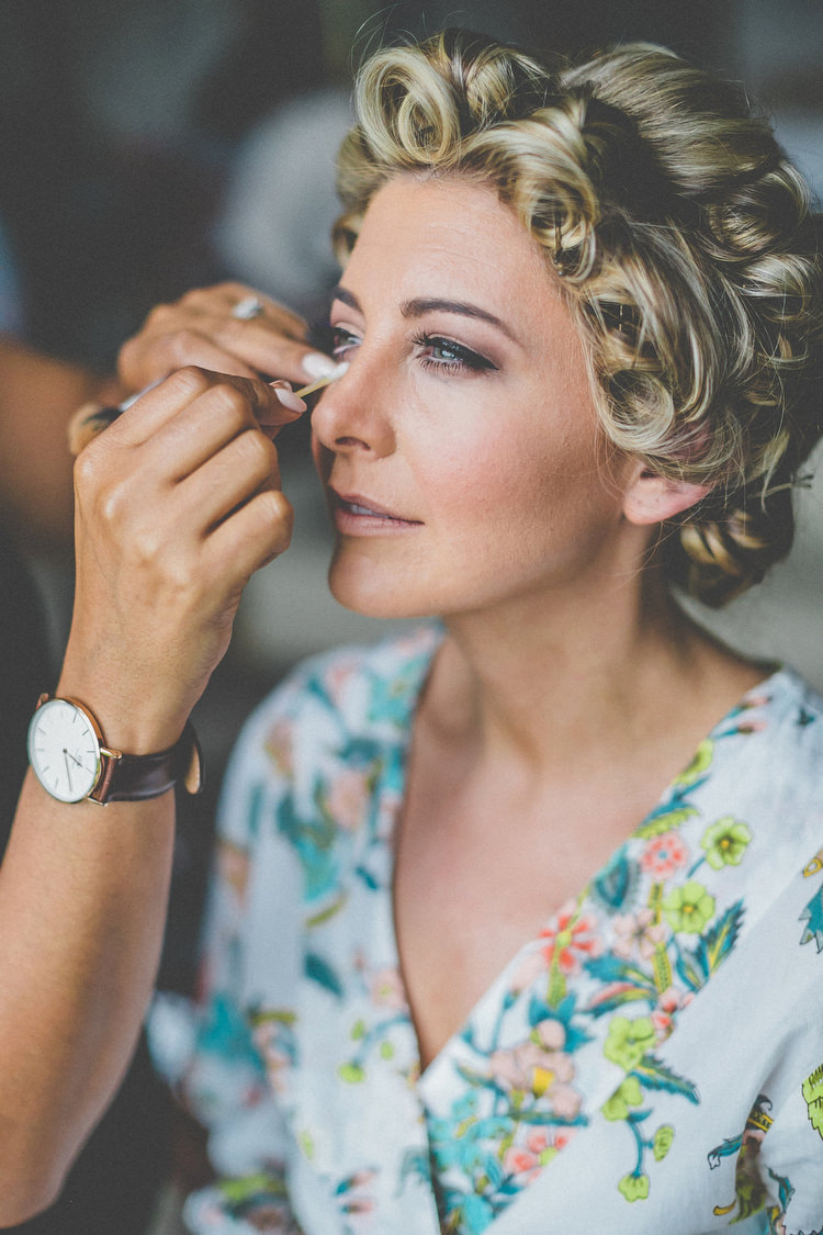 Bride Make Up Look Bridal Chilled Stylish Countryside Wedding http://mementophotography.ie/