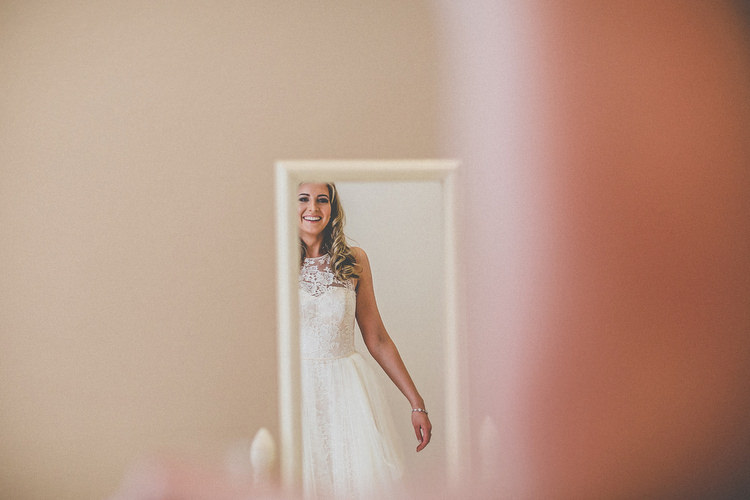 Chilled Stylish Countryside Wedding http://mementophotography.ie/