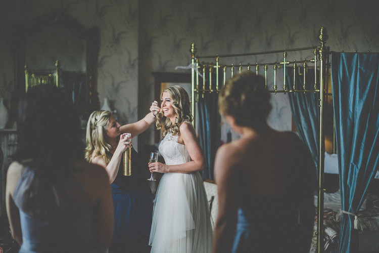 Chilled Stylish Countryside Wedding http://mementophotography.ie/