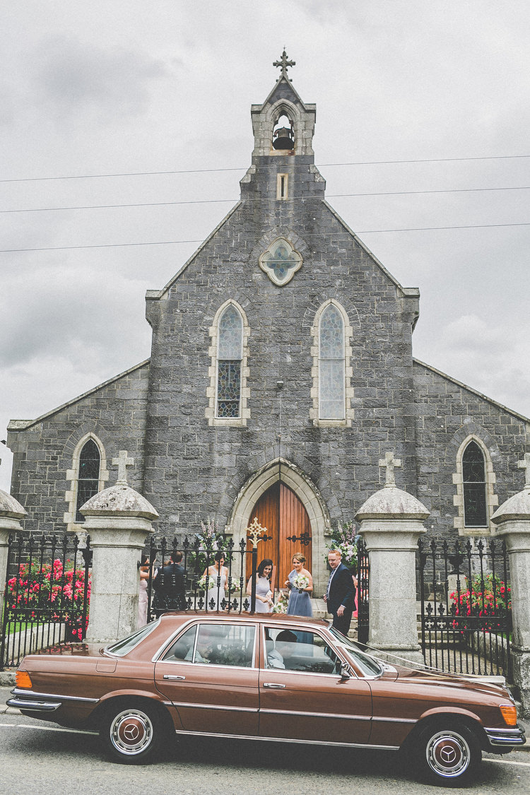 Chilled Stylish Countryside Wedding http://mementophotography.ie/