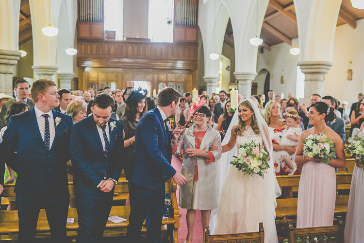 Chilled Stylish Countryside Wedding http://mementophotography.ie/