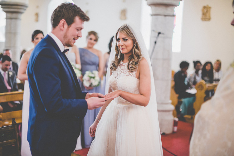 Chilled Stylish Countryside Wedding http://mementophotography.ie/