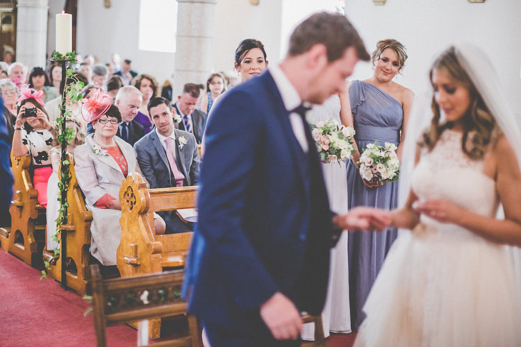 Chilled Stylish Countryside Wedding http://mementophotography.ie/