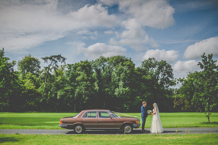 Chilled Stylish Countryside Wedding http://mementophotography.ie/