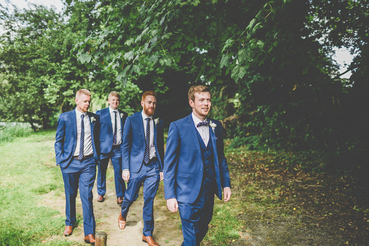 Chilled Stylish Countryside Wedding http://mementophotography.ie/