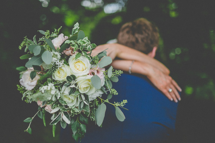 Chilled Stylish Countryside Wedding http://mementophotography.ie/