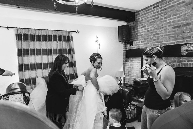 Rustic Floral Peach Wedding http://www.folegaphotography.co.uk/
