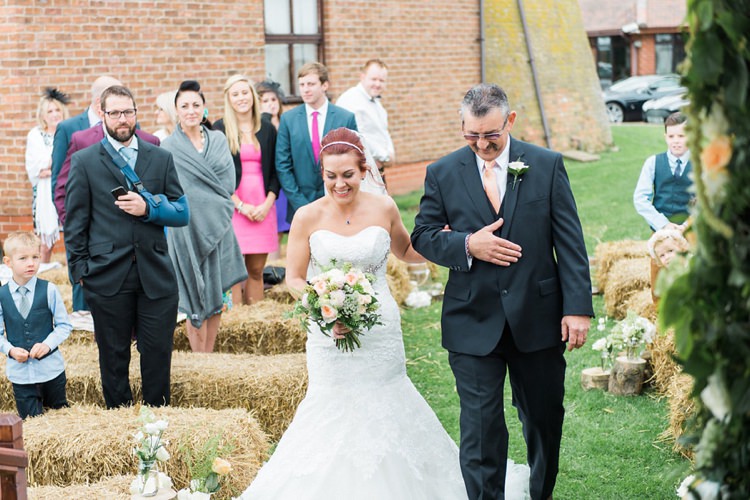 Rustic Floral Peach Wedding http://www.folegaphotography.co.uk/