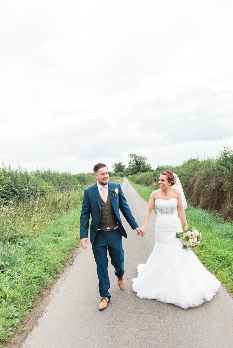 Rustic Floral Peach Wedding http://www.folegaphotography.co.uk/