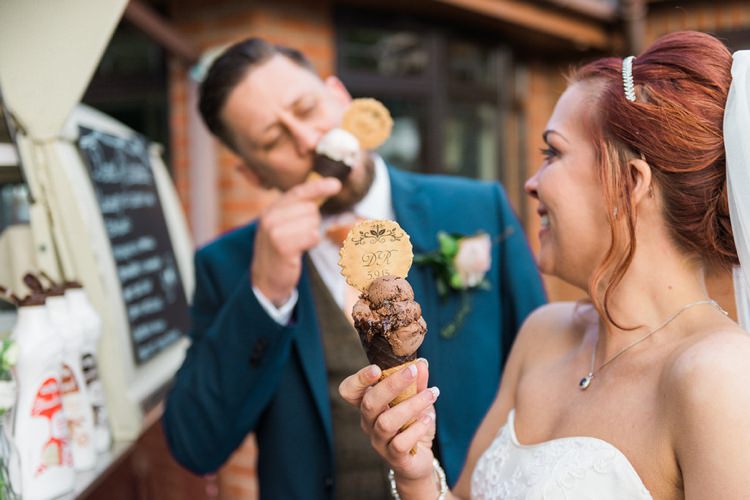 Rustic Floral Peach Wedding http://www.folegaphotography.co.uk/