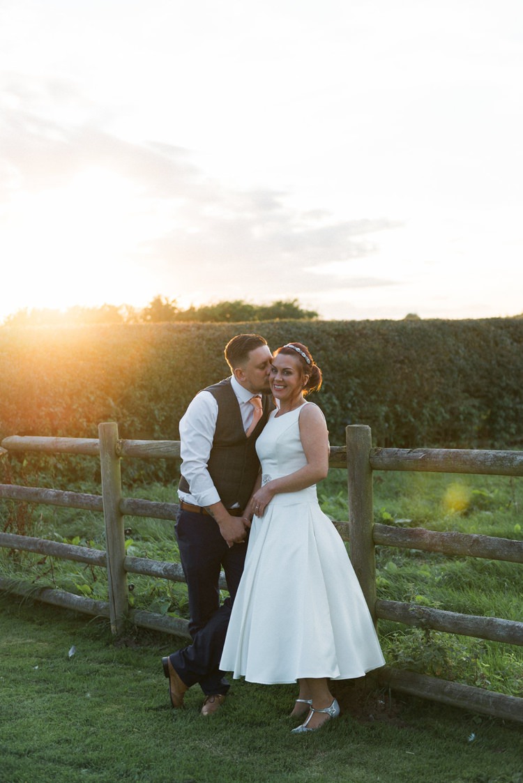Rustic Floral Peach Wedding http://www.folegaphotography.co.uk/