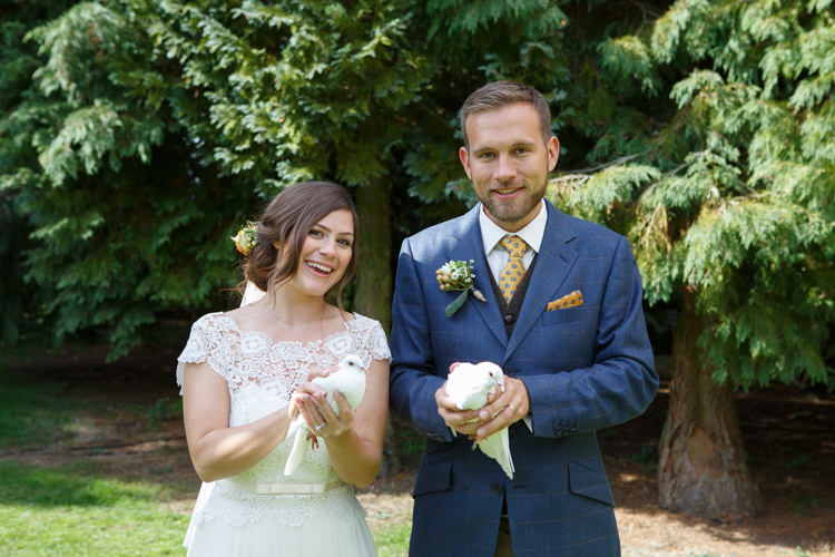 Country Fete Garden Festival Wedding http://sharoncooper.co.uk/