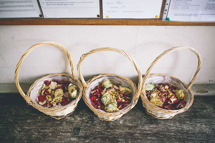 Confetti Baskets Origami Books Barn Wedding http://storyandcolour.co.uk/