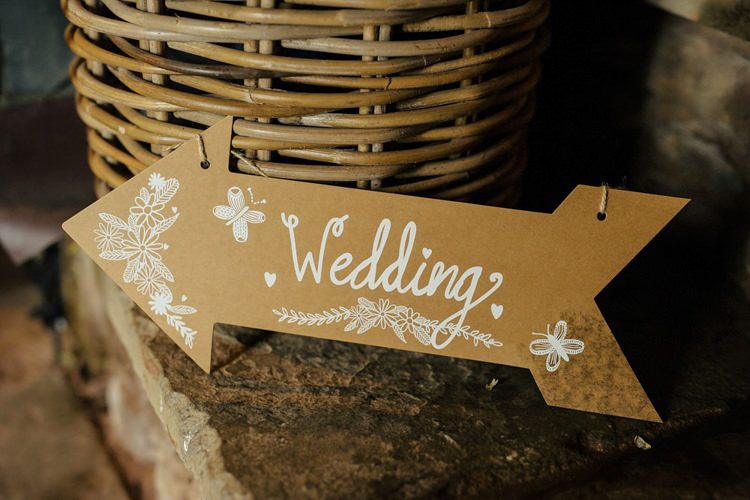 Kraft Brown Paper Sign Rustic Autumnal Apples Country Wedding http://jareklepak.com/