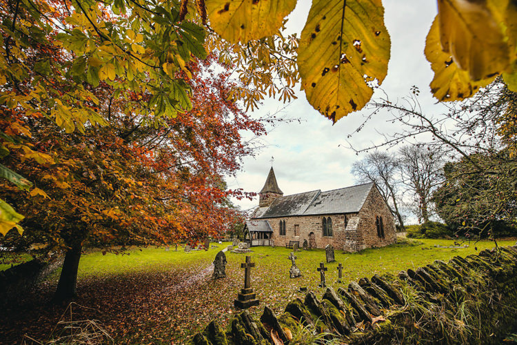 Rustic Autumnal Apples Country Wedding http://jareklepak.com/