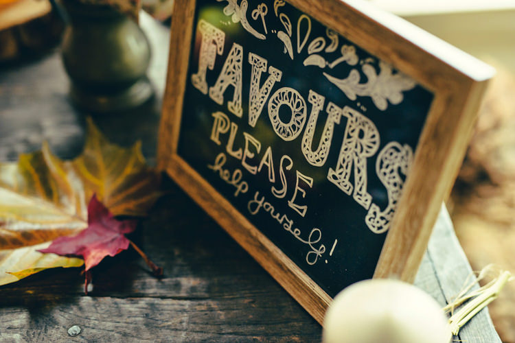 Rustic Autumnal Apples Country Wedding http://jareklepak.com/