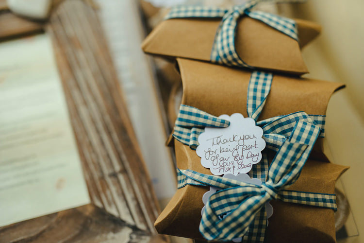 Rustic Autumnal Apples Country Wedding http://jareklepak.com/