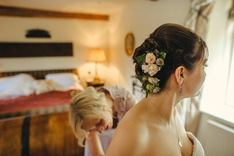Flowers Seeds Hair Bride Bridal Rustic Autumnal Apples Country Wedding http://jareklepak.com/