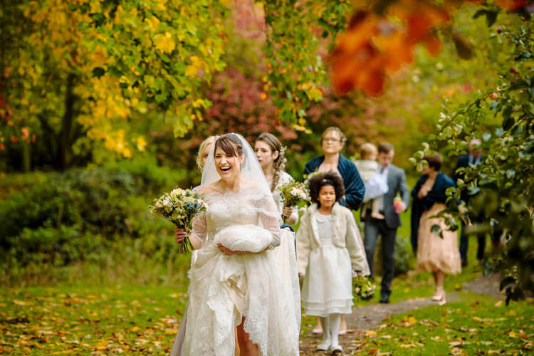 Rustic Autumnal Apples Country Wedding http://jareklepak.com/