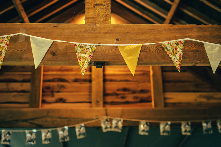 Rustic Autumnal Apples Country Wedding http://jareklepak.com/
