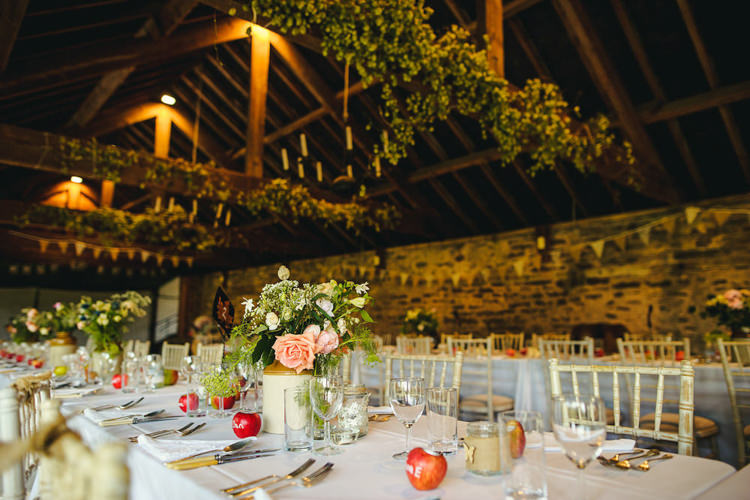 Rustic Autumnal Apples Country Wedding http://jareklepak.com/