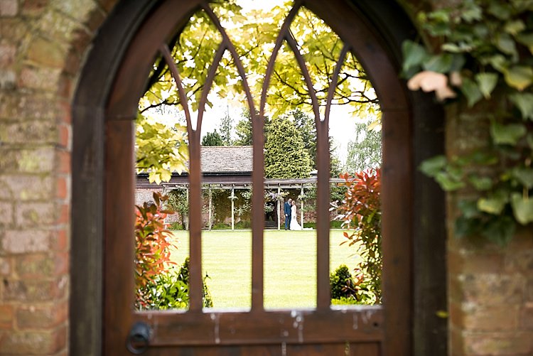 Beautiful Country House Wedding http://www.fionasweddingphotography.co.uk/