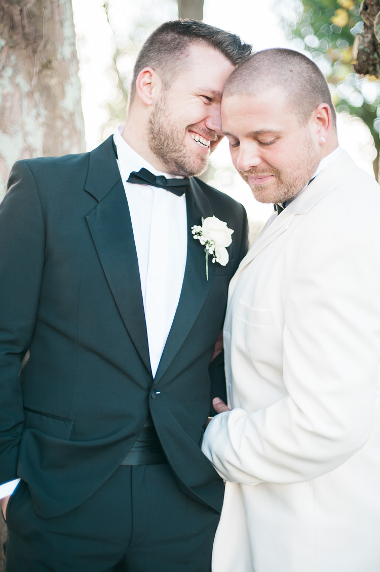 Country Glamour Black Tie Wedding http://www.capturedbykatrina.co.uk/