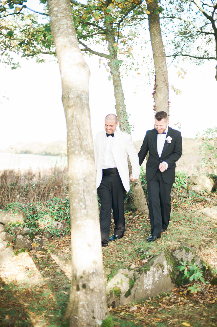 Country Glamour Black Tie Wedding http://www.capturedbykatrina.co.uk/