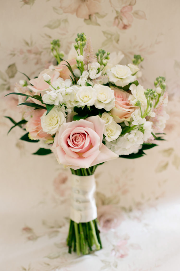 Rose Bouquet Bride Bridal Flowers Pretty DIY Pink Village Hall Countryside Wedding http://www.jobradbury.co.uk/