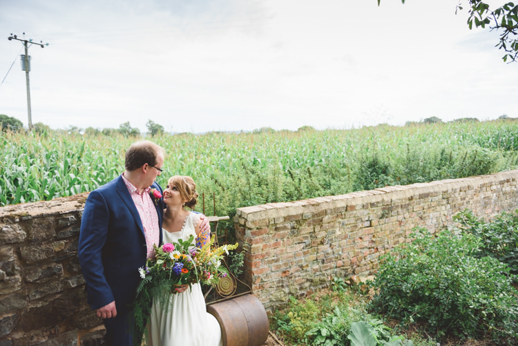 Stylish Festival Farm Garden Wedding http://www.lisadawn.co.uk/