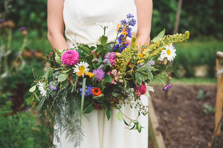 Bouquet Wild Natural Whimsical Bride Bridal Flowers Stylish Festival Farm Garden Wedding http://www.lisadawn.co.uk/
