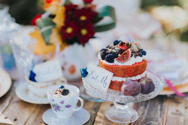 Alice in Wonderland Wedding Ideas http://nataliepluck.com/