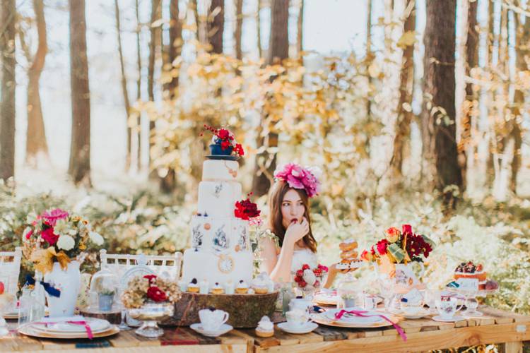 Alice in Wonderland Wedding Ideas http://nataliepluck.com/