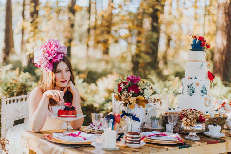 Alice in Wonderland Wedding Ideas http://nataliepluck.com/
