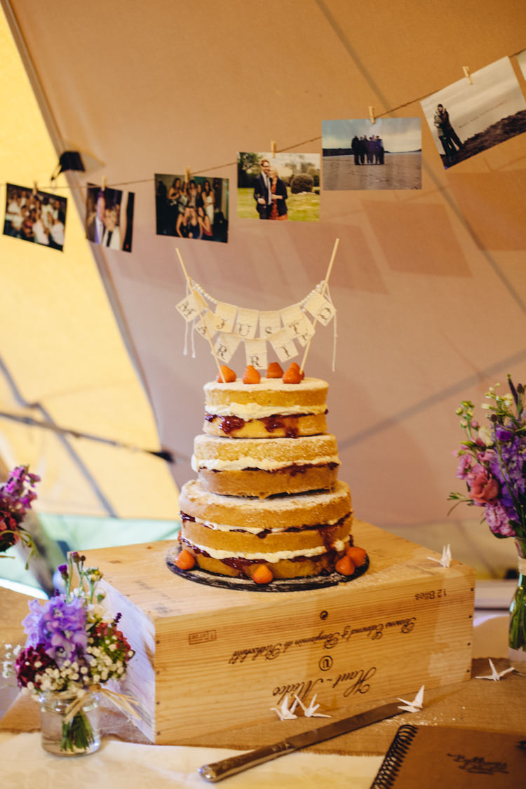 Naked Cake Victoria Sponge Bunting Crate Rustic Relaxed Blue Tipi Wedding http://www.lucylittle.co.uk/